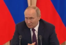 Путин поблагодарил военных за отражение атак на корабли в Черном море