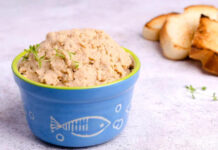 Недорого и вкусно: паштет из шпрот с маринованным луком