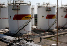 Новак заявил, что РФ будет продавать нефть только по рыночным ценам