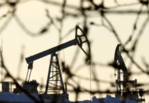Падение цен на Urals объяснили спекуляциями с «виртуальной нефтью»