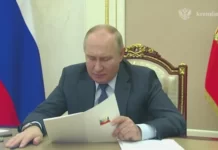 Путин: на Западе не могут не знать, что Украина обстреливает Донбасс