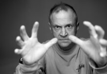 «Сатирикон» откроет фотовыставку «Зеркало» в Москве