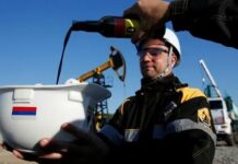В Японии сочли оскорбительным и недопустимым введение лимита цен на нефть из России