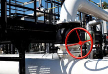 Эксперт указал на вину ФРГ в прекращении поставок нефти и газа из РФ