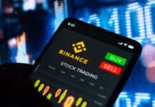 Криптобиржа Binance запретила россиянам покупать доллары и евро