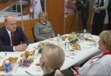 Мишустин в преддверии 8 Марта признался, что с женщинами ему работать легче