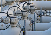 Экономист назвал причину снижения цен на газ в Европе