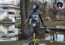 В Риге демонтировали памятник Пушкину