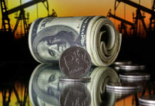 Цена нефти Brent впервые с 24 июля упала ниже 81 доллара за баррель