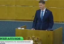 Дума приняла в I чтении законопроект о продаже алкогольных напитков в летних кафе