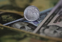 Курс доллара опустился ниже 90 рублей впервые с 1 декабря