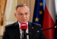 Дуда усомнился в решении Сикорского закрыть генконсульство РФ в Познани