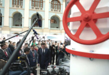 Новак: зависимость экономики России от углеводородов снижается