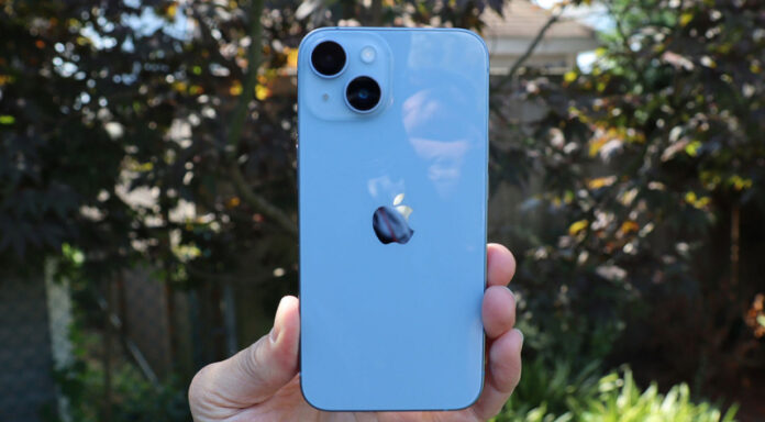 eksperty-nazvali-iphone-14-luchshim-smartfonom-za-svoi-dengi-top-4-ot-techradar-ichipru-122bf53.jpg