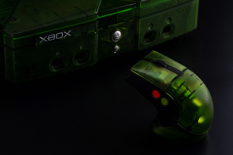 8BitDo и Microsoft представили аксессуары в стиле оригинального Xbox | ichip.ru