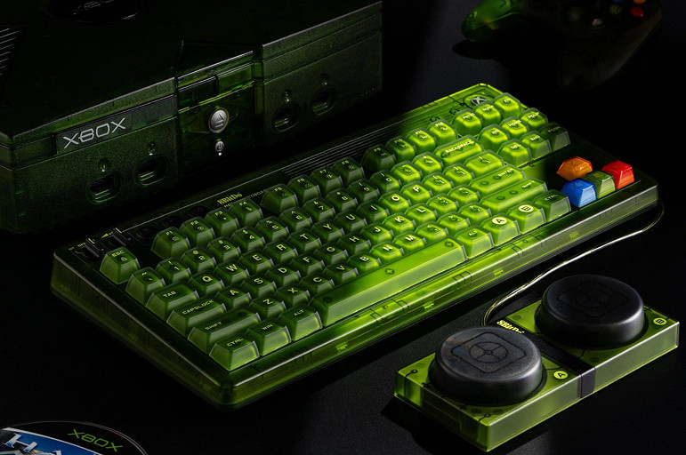 8BitDo и Microsoft представили аксессуары в стиле оригинального Xbox | ichip.ru