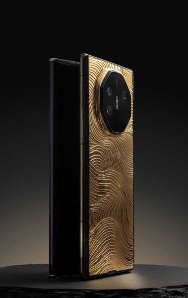 Представлен эксклюзивный HUAWEI Mate XT Ultimate с корпусом из 18-каратного золота и весом около 1 кг | ichip.ru