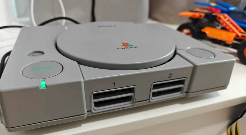 Вещь дня: фанат собрал игровой ПК в корпусе первой PlayStation | ichip.ru