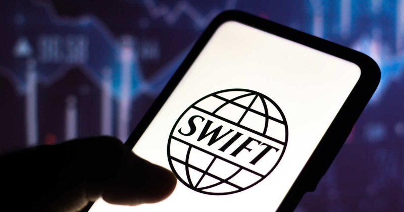 Евросоюз отключил от SWIFT 13 банков из России
