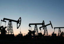 Китай снизил закупки нефти из США на 90%