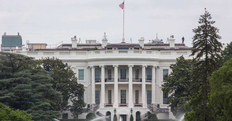 США ведут переговоры по пошлинам с 130 странами
