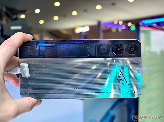 Фаблеты возвращаются? Представлен Nubia Neo 5 Max с огромным экраном на 7,5 дюймов | ichip.ru