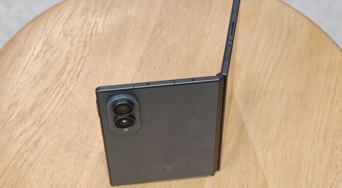 eksperty-protestirovali-samsung-galaxy-z-fold8-na-avtonomnost-ichipru-017cf55.jpg