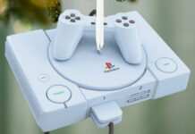 Hallmark представила елочную игрушку в виде первой PlayStation с фирменным звуком за $29 | ichip.ru