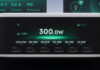 Зарядит весь дом: Ugreen выпустила адаптер на 300 Вт с восемью портами и большим экраном | ichip.ru
