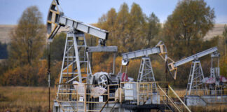 Силуанов: у Минфина есть денежная нычка на случай падения цен на нефть