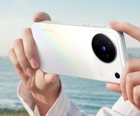 vivo X500 дебютировал с Dimensity 9600M, батареей на 7500 мА*ч и экраном на 144 Гц за $820 | ichip.ru