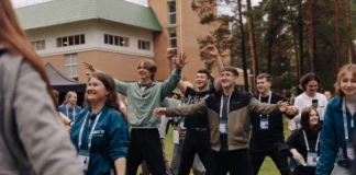 Звёздная разминка «Титанов» и уроки пиара для молодёжи: как прошёл форум «Ладога»